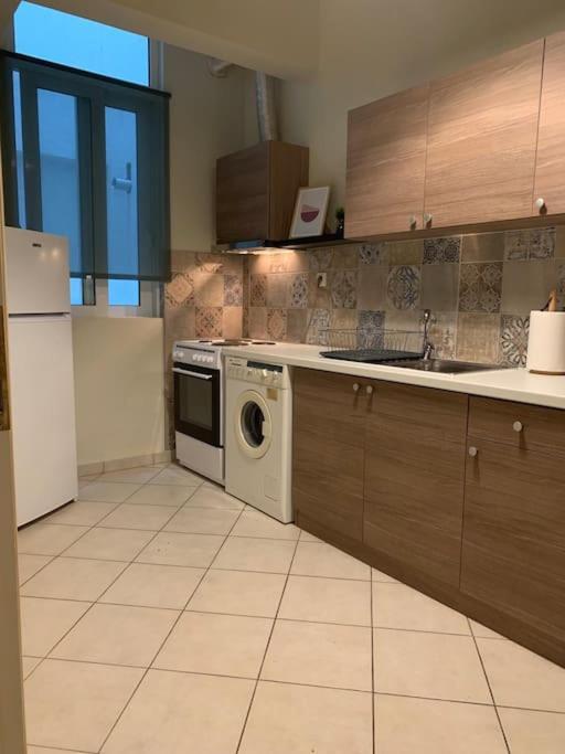 Central Artistic 2-Bedroom Apartment 79Sqm Tripoli Esterno foto